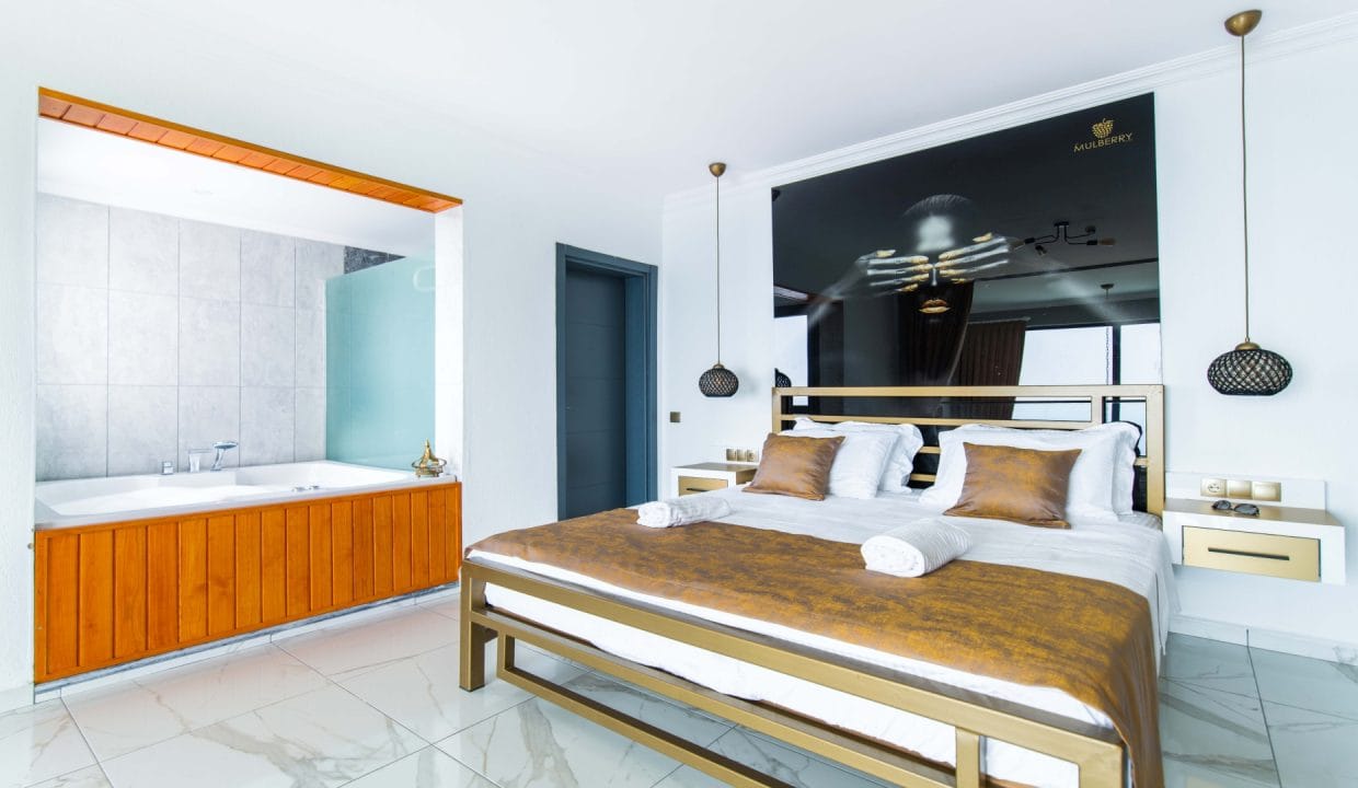 Villa Mulberry 1.10.