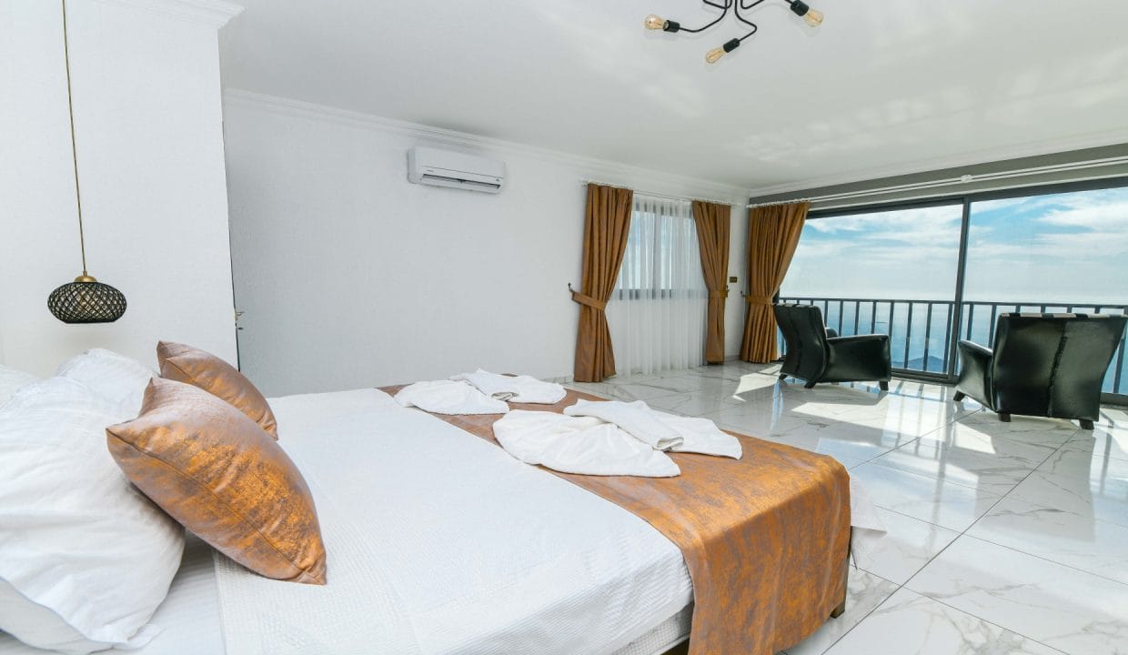 Villa Mulberry 4.10.