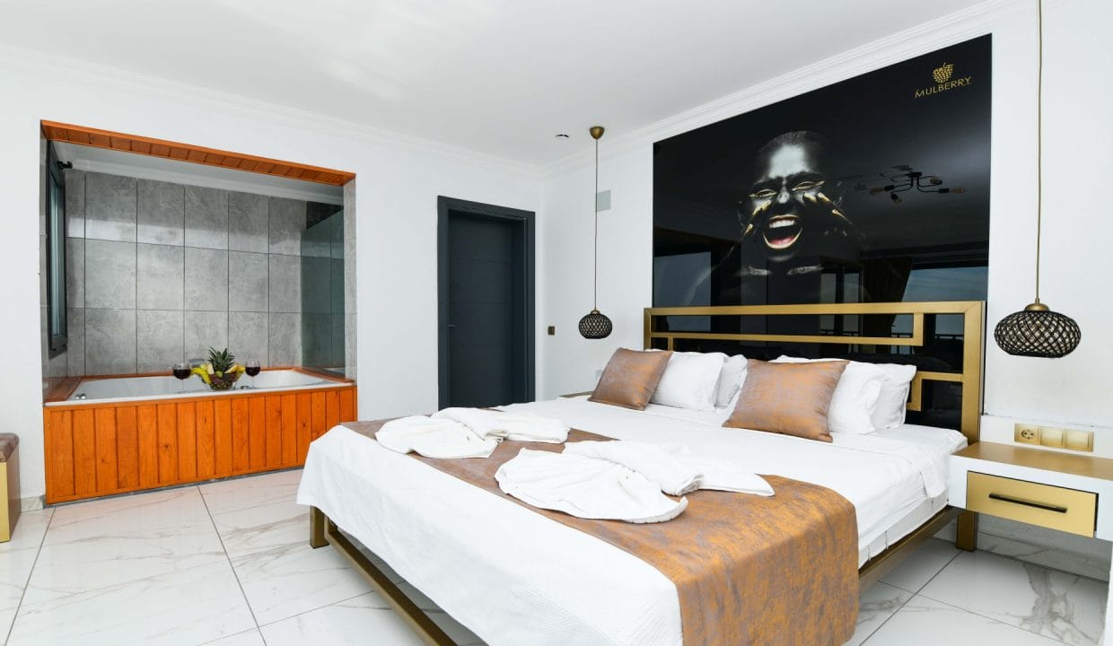Villa Mulberry 4.11.