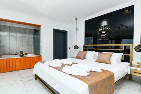 Villa Mulberry 4.11.