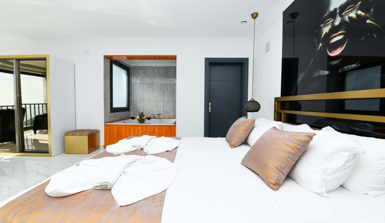 Villa Mulberry 4.12.