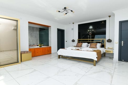 Villa Mulberry 4.13.