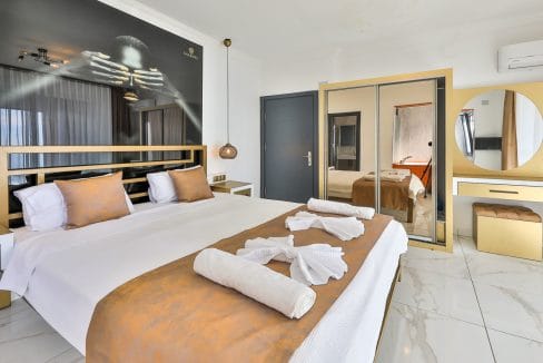 Villa Mulberry 5.10.