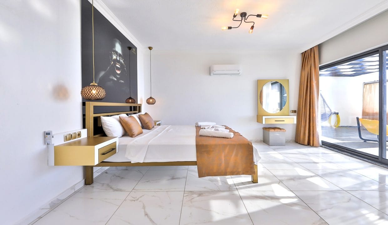 Villa Mulberry 5.12.