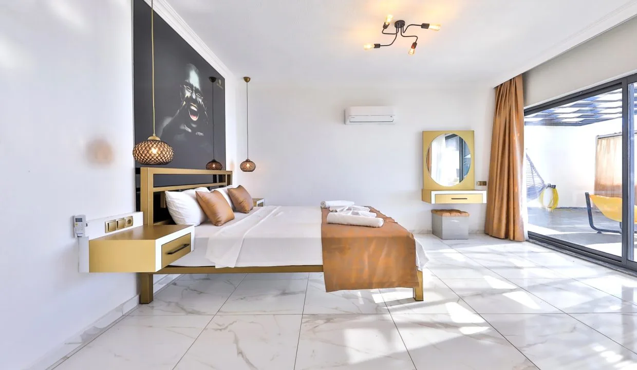 Villa Mulberry 5.12.