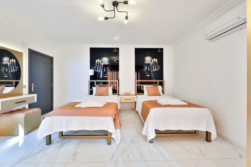 Villa Mulberry 5.15.