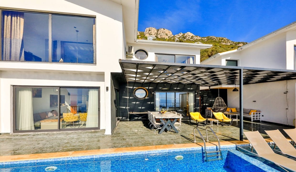 Villa Mulberry 5.4.