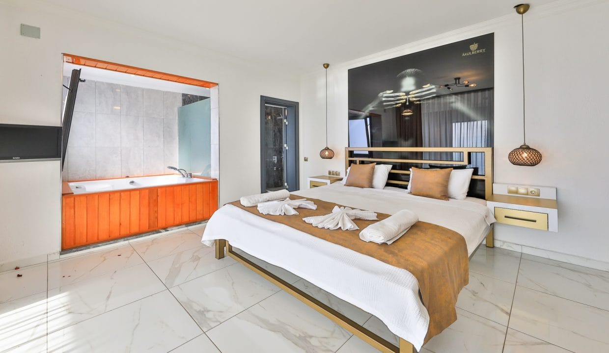 Villa Mulberry 5.9.