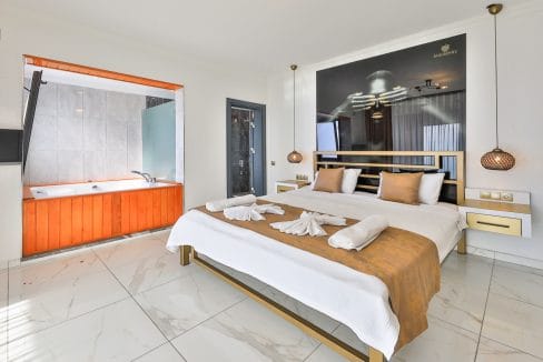 Villa Mulberry 5.9.