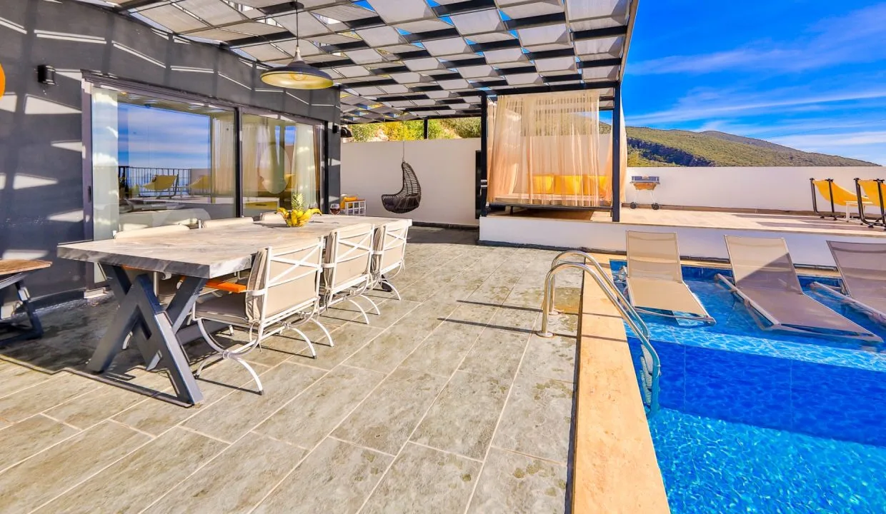 Villa Mulberry 7.4.