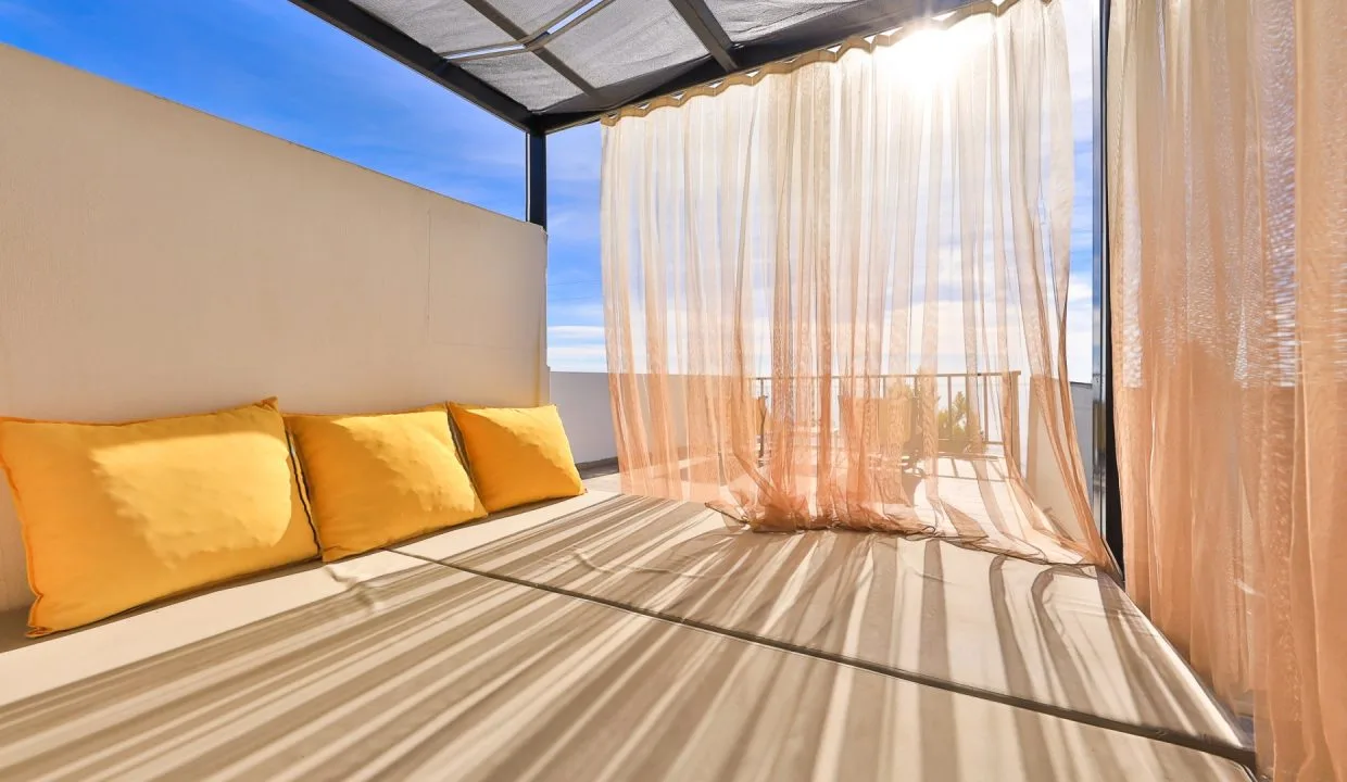 Villa Mulberry 7.9.