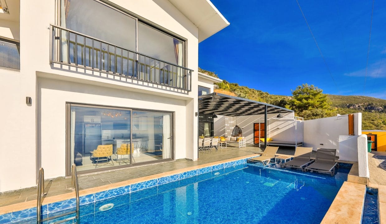 Villa Mulberry 8.2.