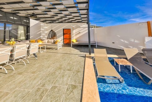 Villa Mulberry 8.3.