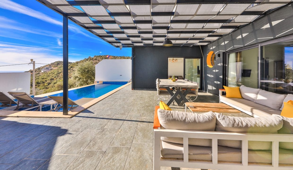 Villa Mulberry 8.8.