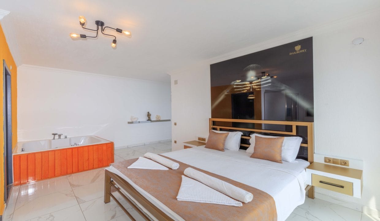 Villa Mulberry 9.6.