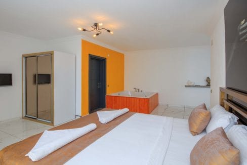Villa Mulberry 9.7.