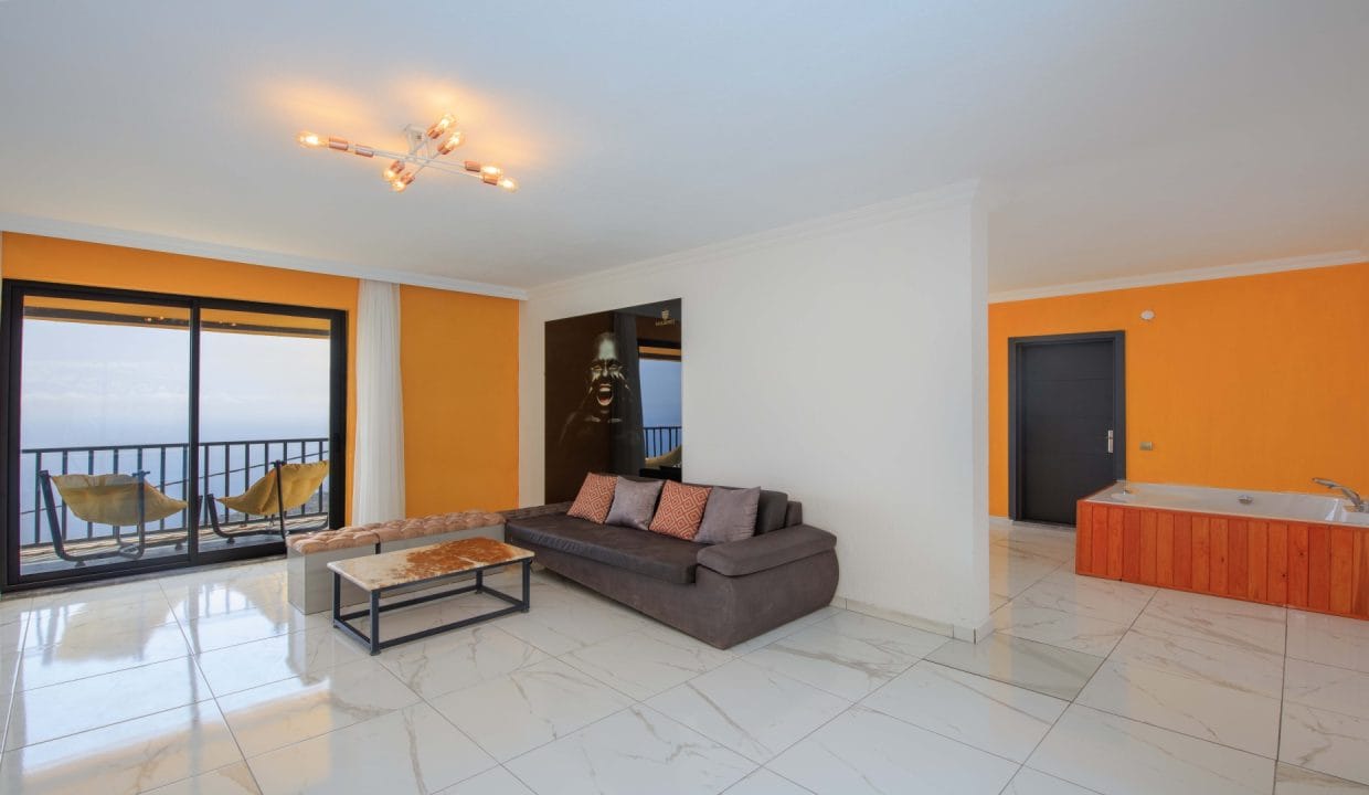 Villa Mulberry 9.8.
